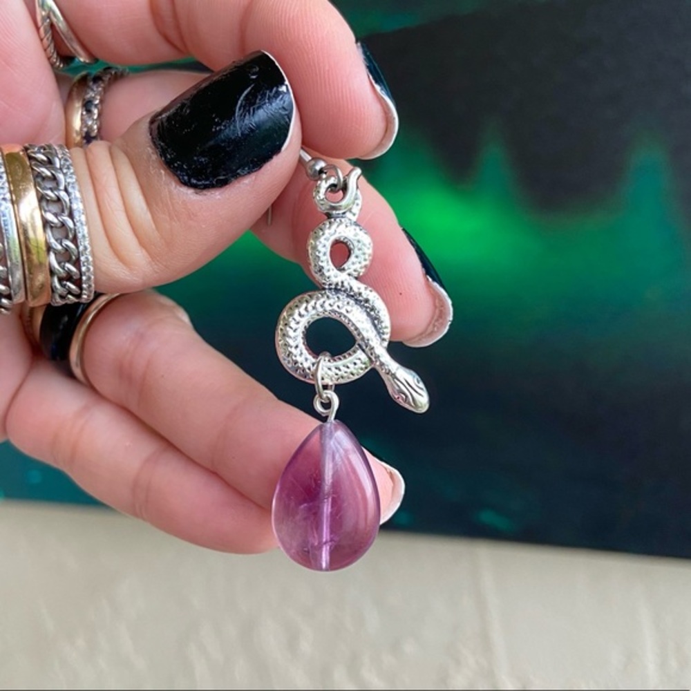 π΄ Purple fluorite drop snake design dangly earrings - Picture 3 of 10